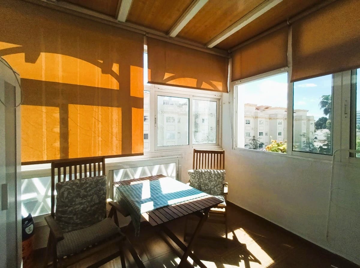 Apartamento de 2 habitaciones en Torremolinos en venta con piscina garaje - 293.000 € (Ref: 9696716)