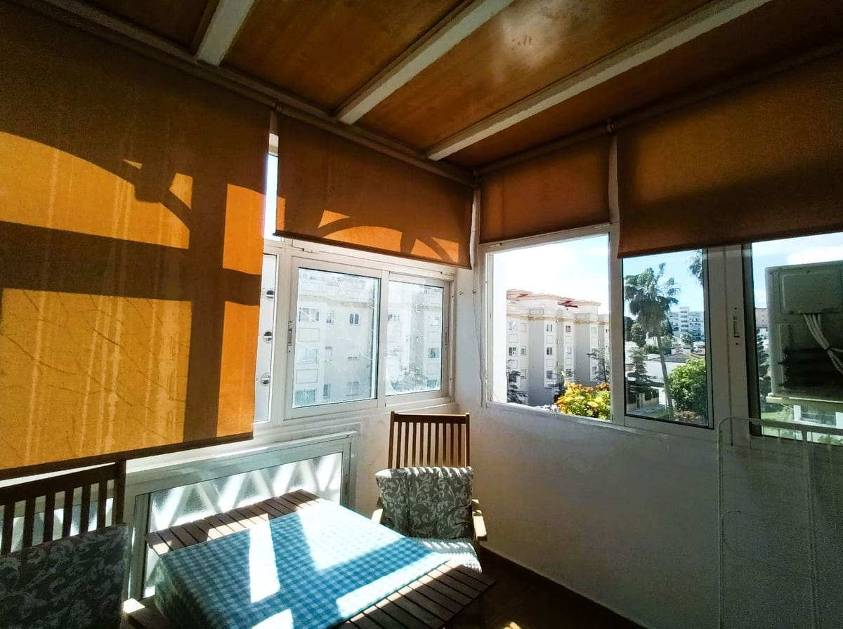 Apartamento de 2 habitaciones en Torremolinos en venta con piscina garaje - 293.000 € (Ref: 9696716)