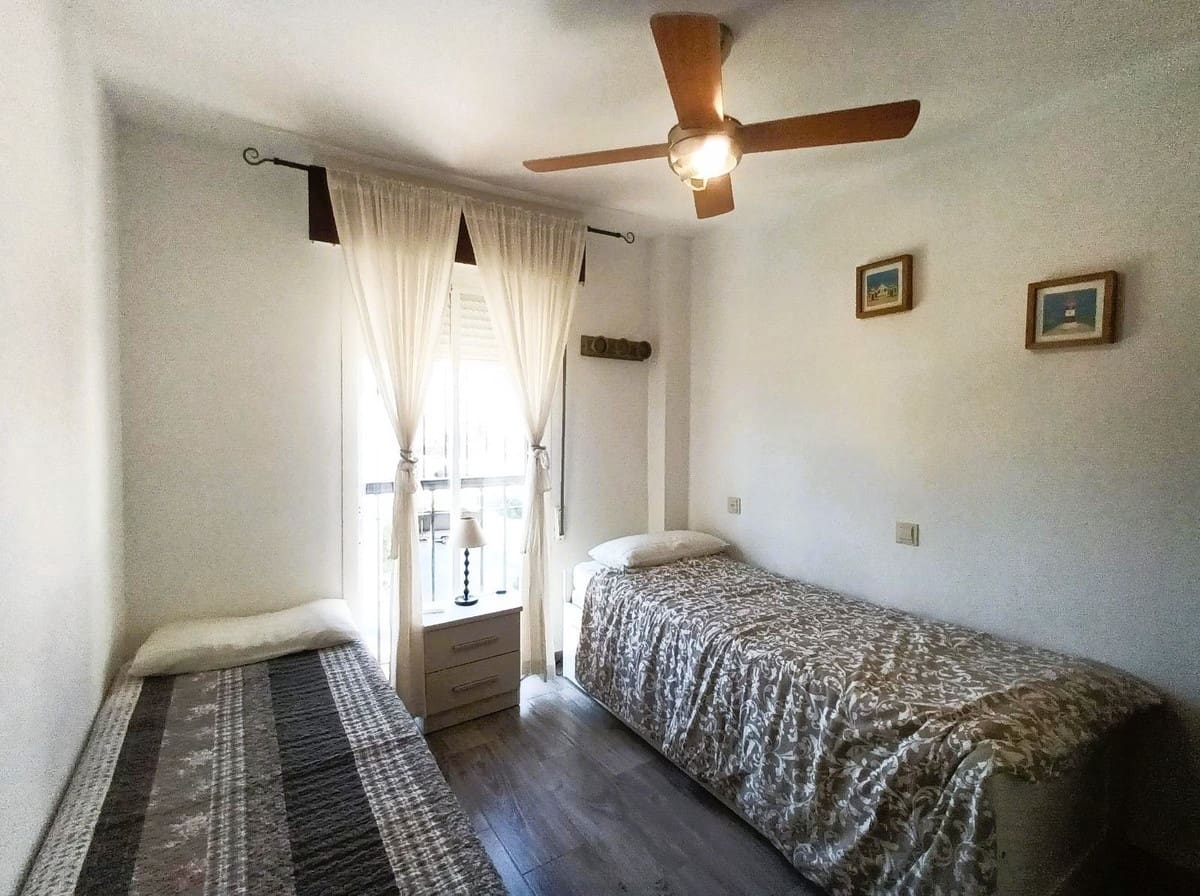 Apartamento de 2 habitaciones en Torremolinos en venta con piscina garaje - 293.000 € (Ref: 9696716)