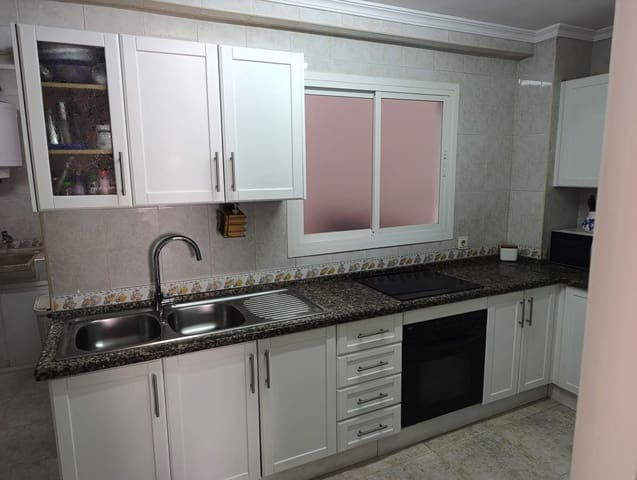4 quarto Apartamento para venda em Marbella - 770 000 € (Ref: 9696719)