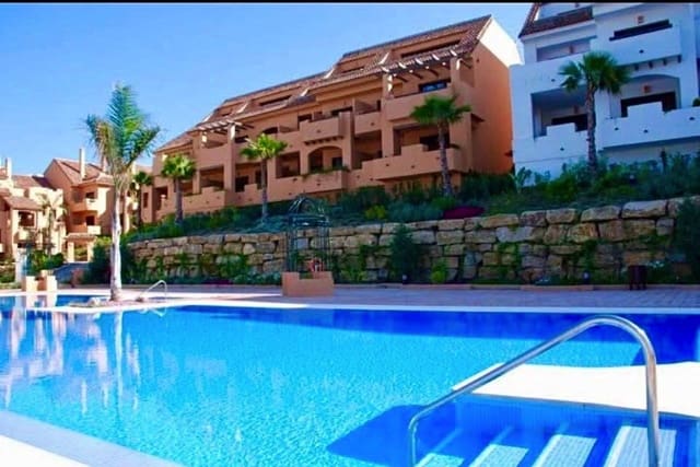 2 soveværelse Lejlighed til salg i La Duquesa / Puerto de la Duquesa, Manilva med swimmingpool garage - € 325.000 (Ref: 9696720)