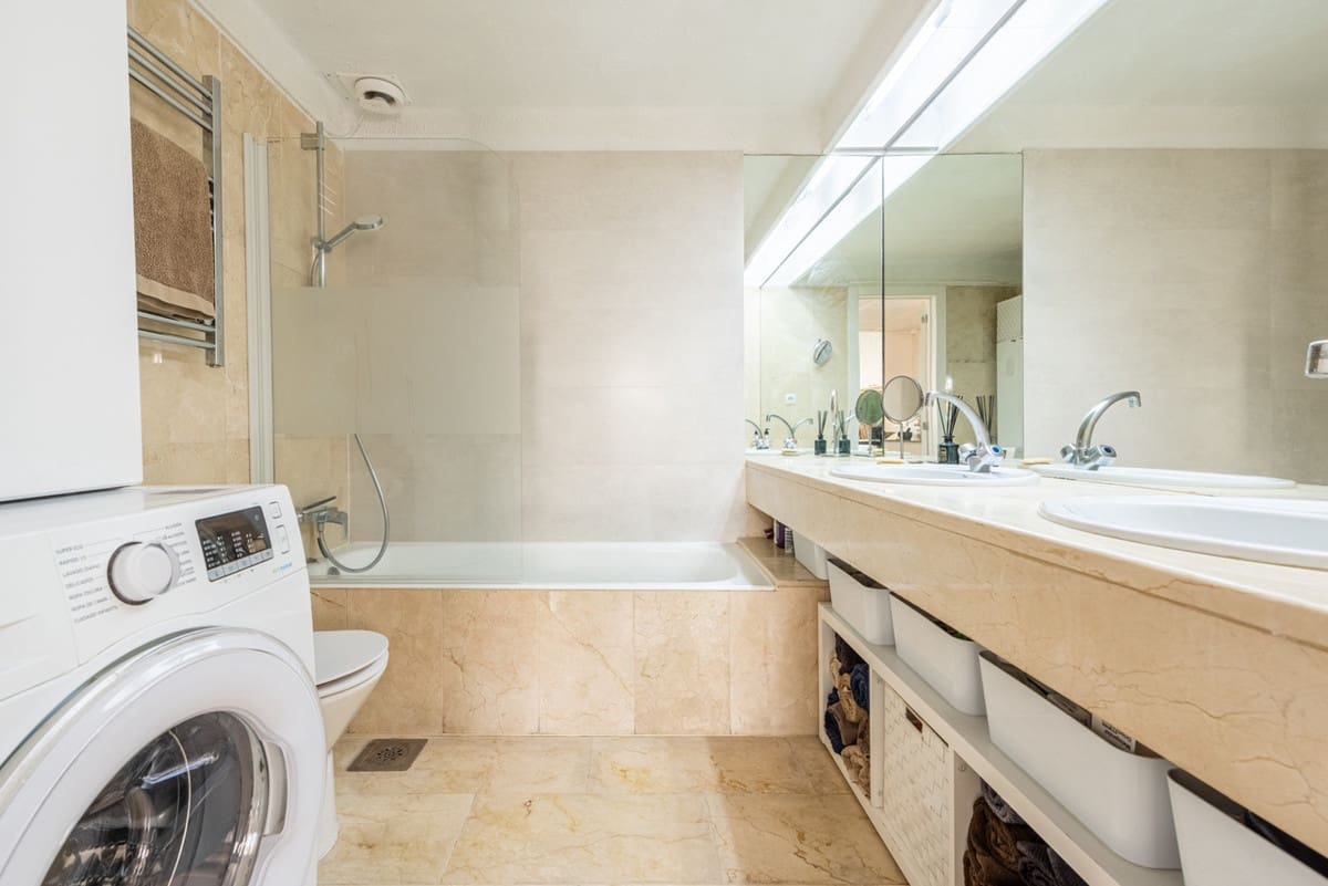 2 makuuhuone Huoneisto myytävänä paikassa Rio Real mukana uima-altaan 
autotalli - 445 000 € (Ref: 9696721)