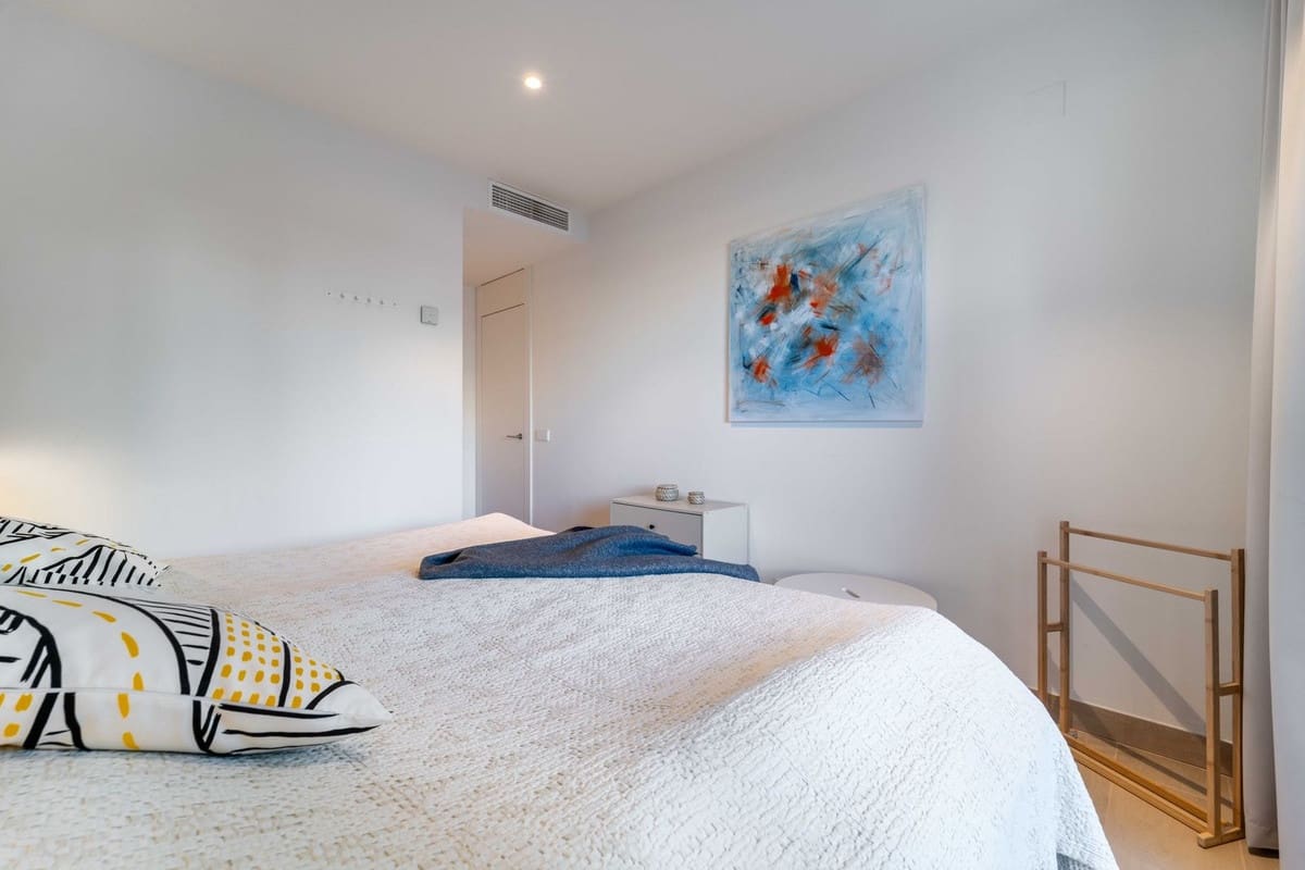 2 soverom Leilighet til salgs i Fuengirola med svømmebasseng garasje - € 649 000 (Ref: 9696722)