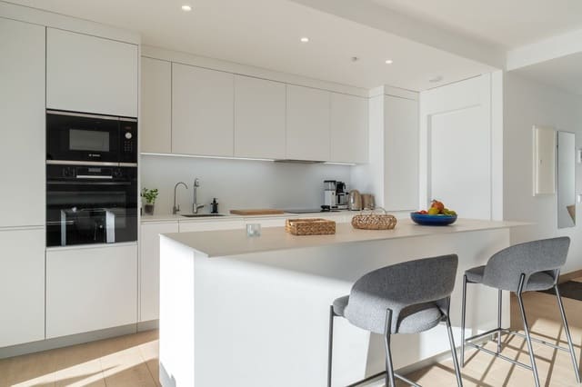 2 soverom Leilighet til salgs i El Higuerón, Fuengirola med svømmebasseng garasje - € 649 000 (Ref: 9696722)