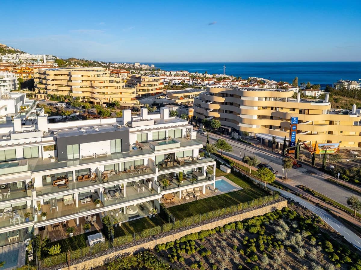 2 soverom Leilighet til salgs i Fuengirola med svømmebasseng garasje - € 649 000 (Ref: 9696722)