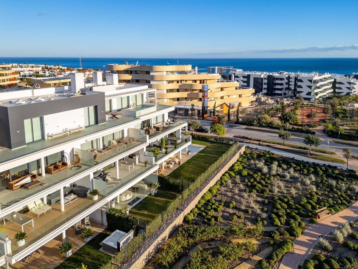 2 soverom Leilighet til salgs i Fuengirola med svømmebasseng garasje - € 649 000 (Ref: 9696722)