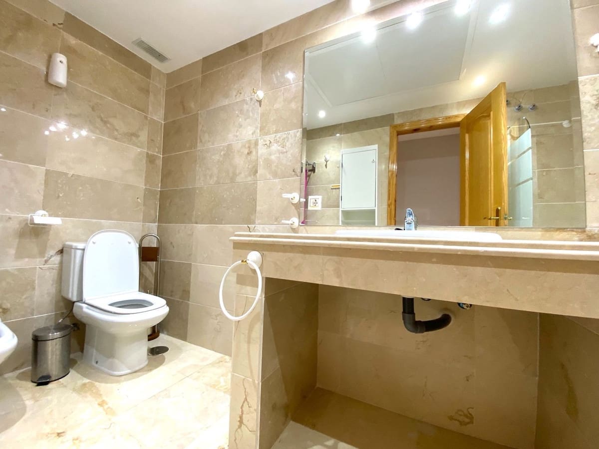 2 bedroom Penthouse for sale in Aloha Golf with pool garage - € 390,000 (Ref: 9696723)