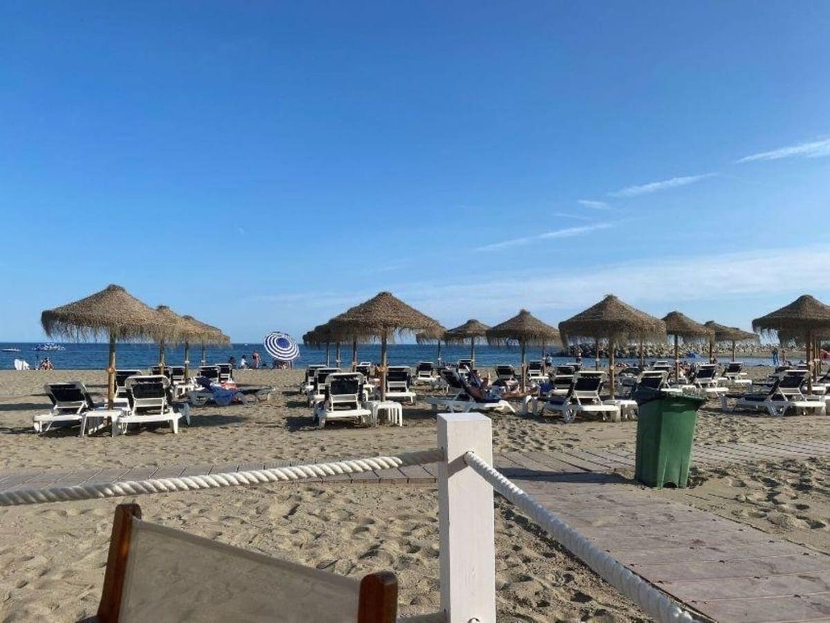 3 bedroom Apartment for sale in Nueva Andalucia with pool garage - € 599,000 (Ref: 9707678)