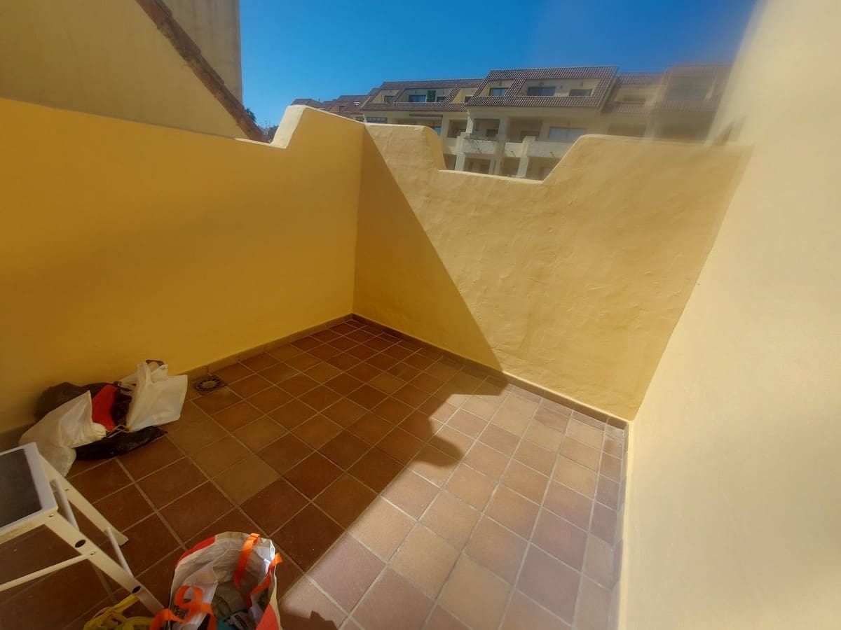 1 bedroom Penthouse for sale in La Duquesa / Puerto de la Duquesa with pool garage - € 210,000 (Ref: 9707727)