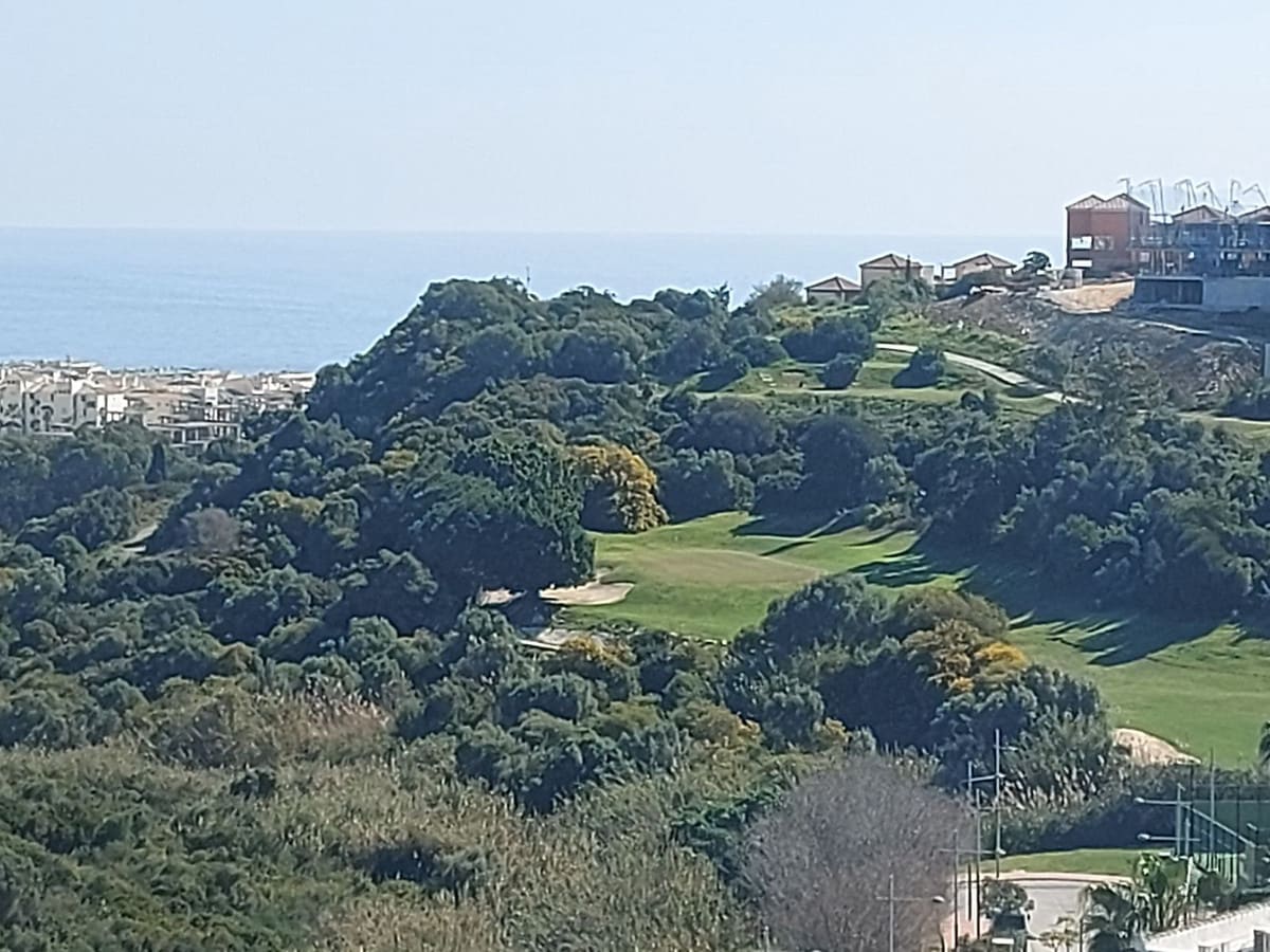 1 bedroom Penthouse for sale in La Duquesa / Puerto de la Duquesa with pool garage - € 210,000 (Ref: 9707727)