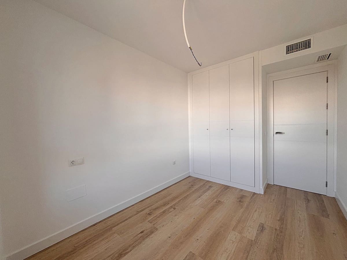 3 chambre Appartement à vendre à Nueva Andalucia avec piscine - 500 000 € (Ref: 9707763)