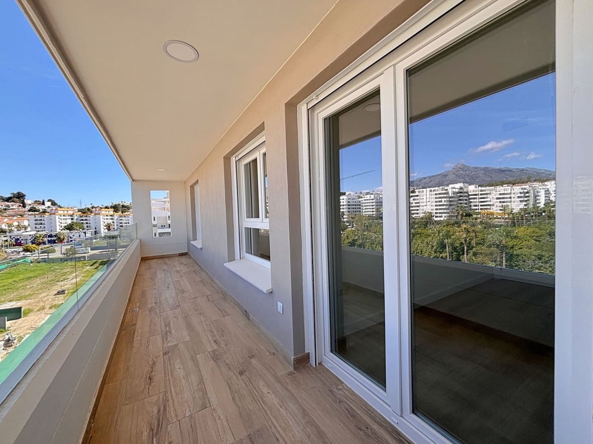 3 chambre Appartement à vendre à Nueva Andalucia avec piscine - 500 000 € (Ref: 9707763)