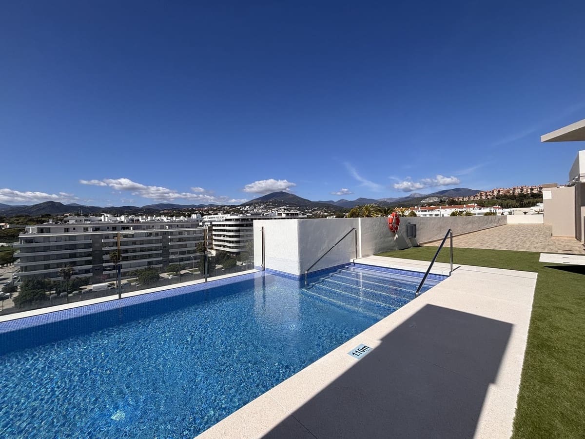 3 chambre Appartement à vendre à Nueva Andalucia avec piscine - 500 000 € (Ref: 9707763)