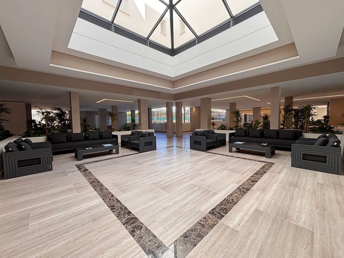 3 chambre Appartement à vendre à Nueva Andalucia avec piscine - 500 000 € (Ref: 9707763)