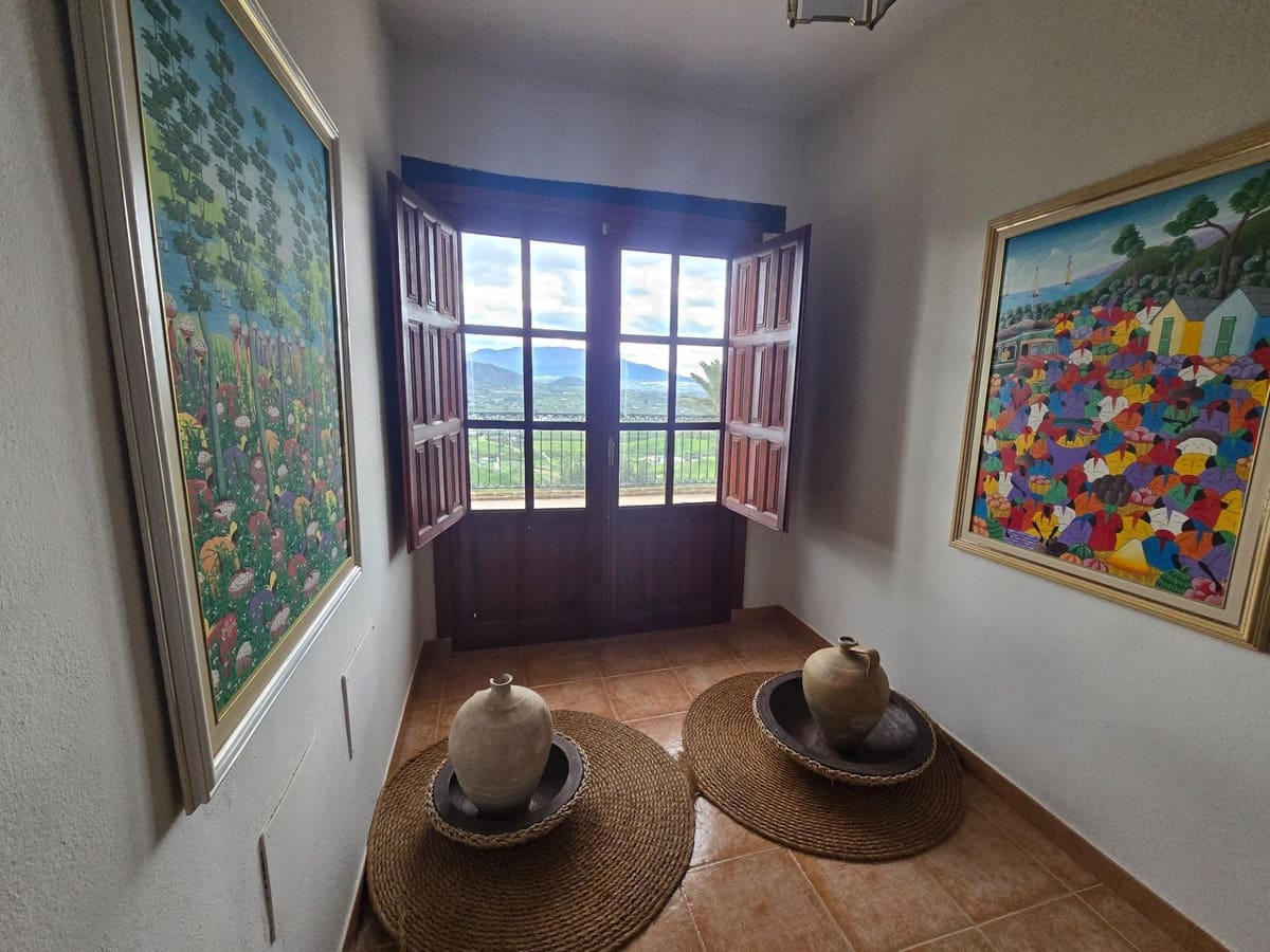 5 bedroom Finca/Country House for sale in Cartama with pool garage - € 599,000 (Ref: 9707794)