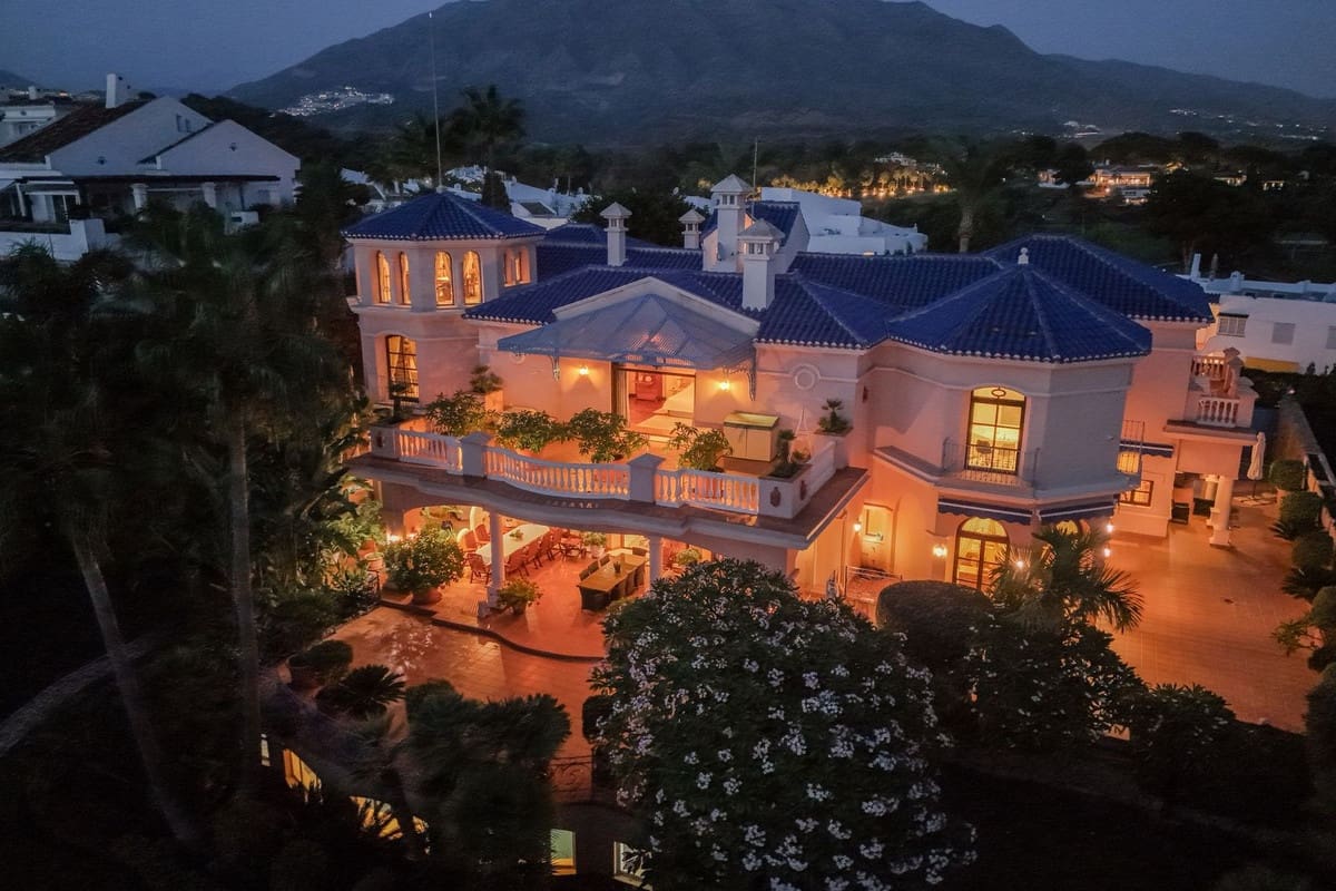 6 bedroom Villa for sale in Nueva Andalucia with pool garage - € 7,500,000 (Ref: 9707796)