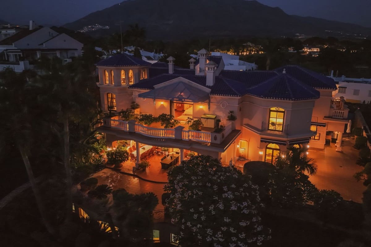 6 bedroom Villa for sale in Nueva Andalucia with pool garage - € 7,500,000 (Ref: 9707796)