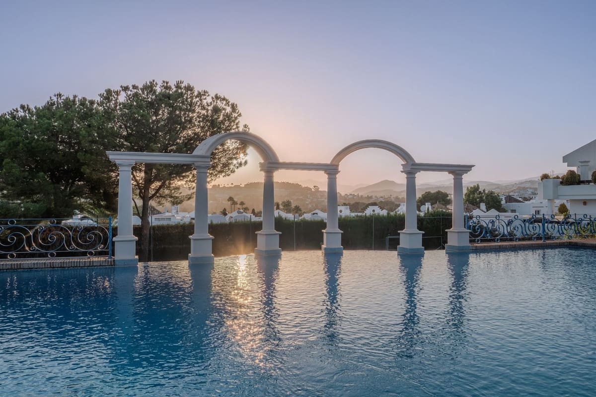 6 bedroom Villa for sale in Nueva Andalucia with pool garage - € 7,500,000 (Ref: 9707796)