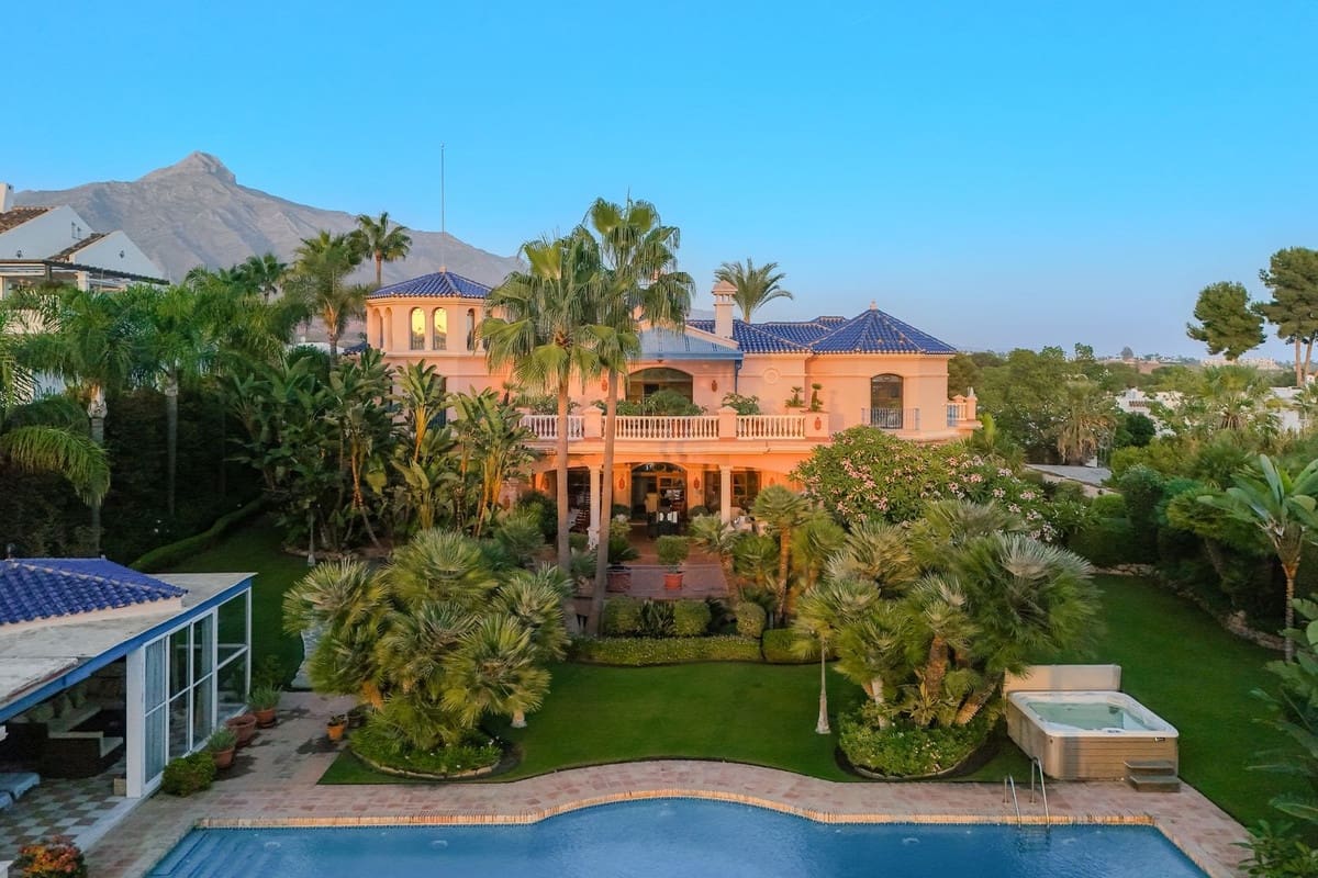 6 bedroom Villa for sale in Nueva Andalucia with pool garage - € 7,500,000 (Ref: 9707796)