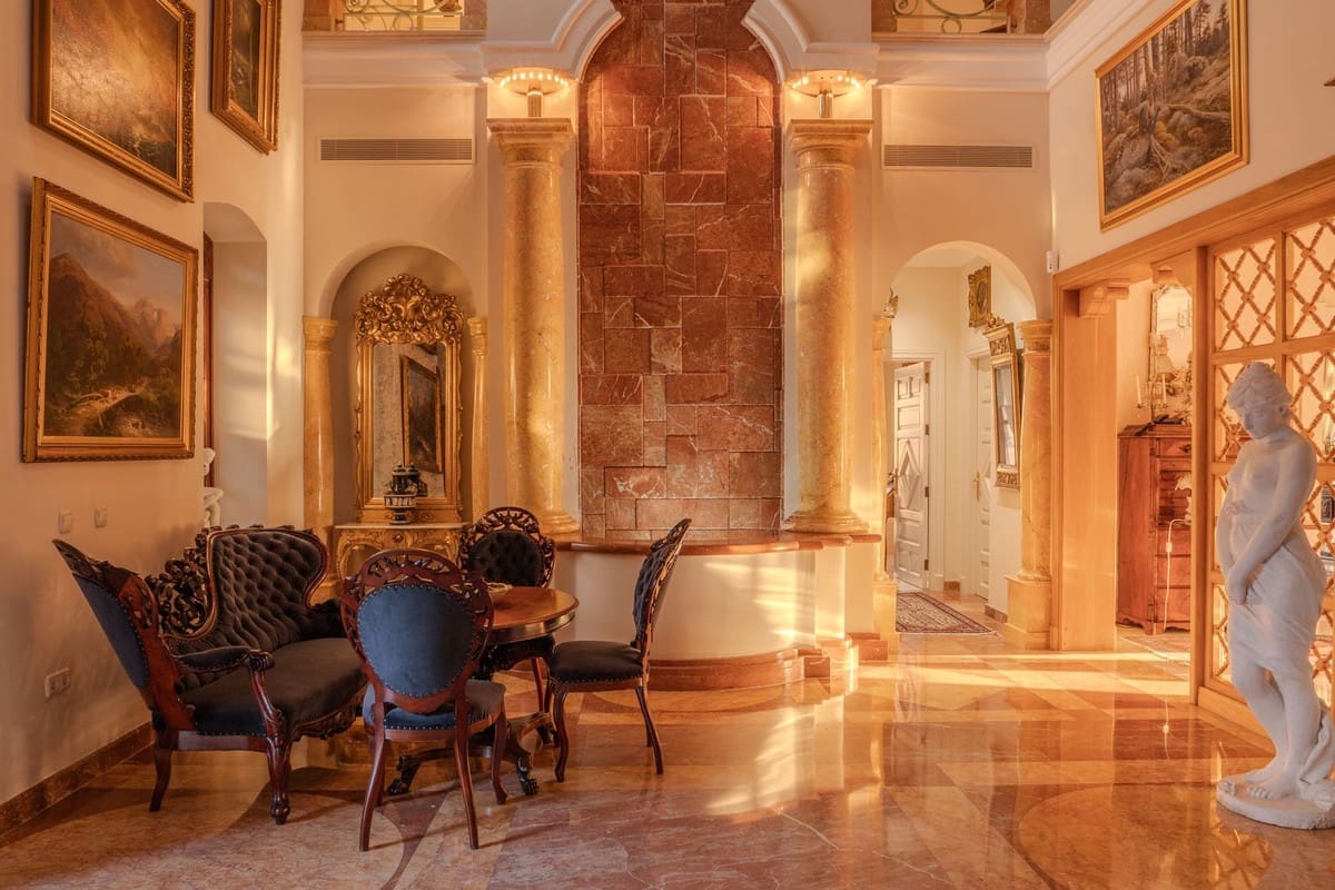 6 bedroom Villa for sale in Nueva Andalucia with pool garage - € 7,500,000 (Ref: 9707796)