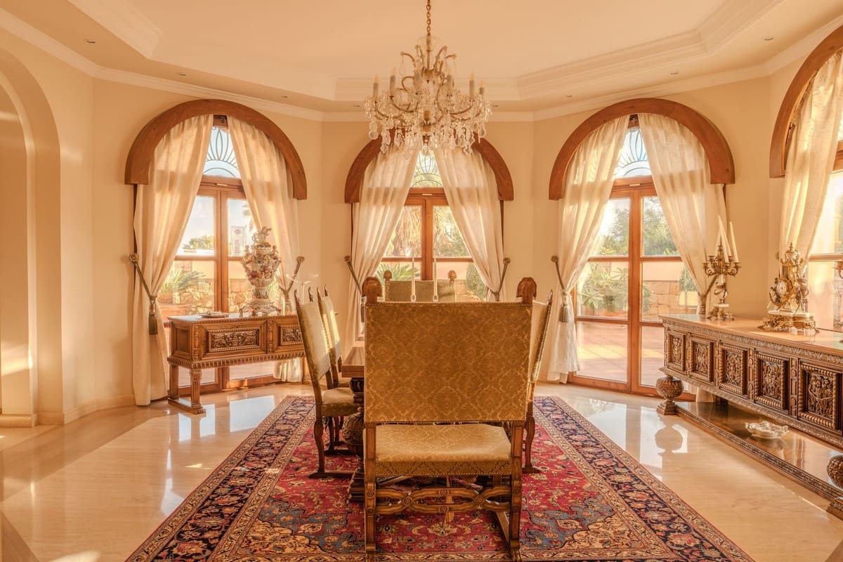 6 bedroom Villa for sale in Nueva Andalucia with pool garage - € 7,500,000 (Ref: 9707796)