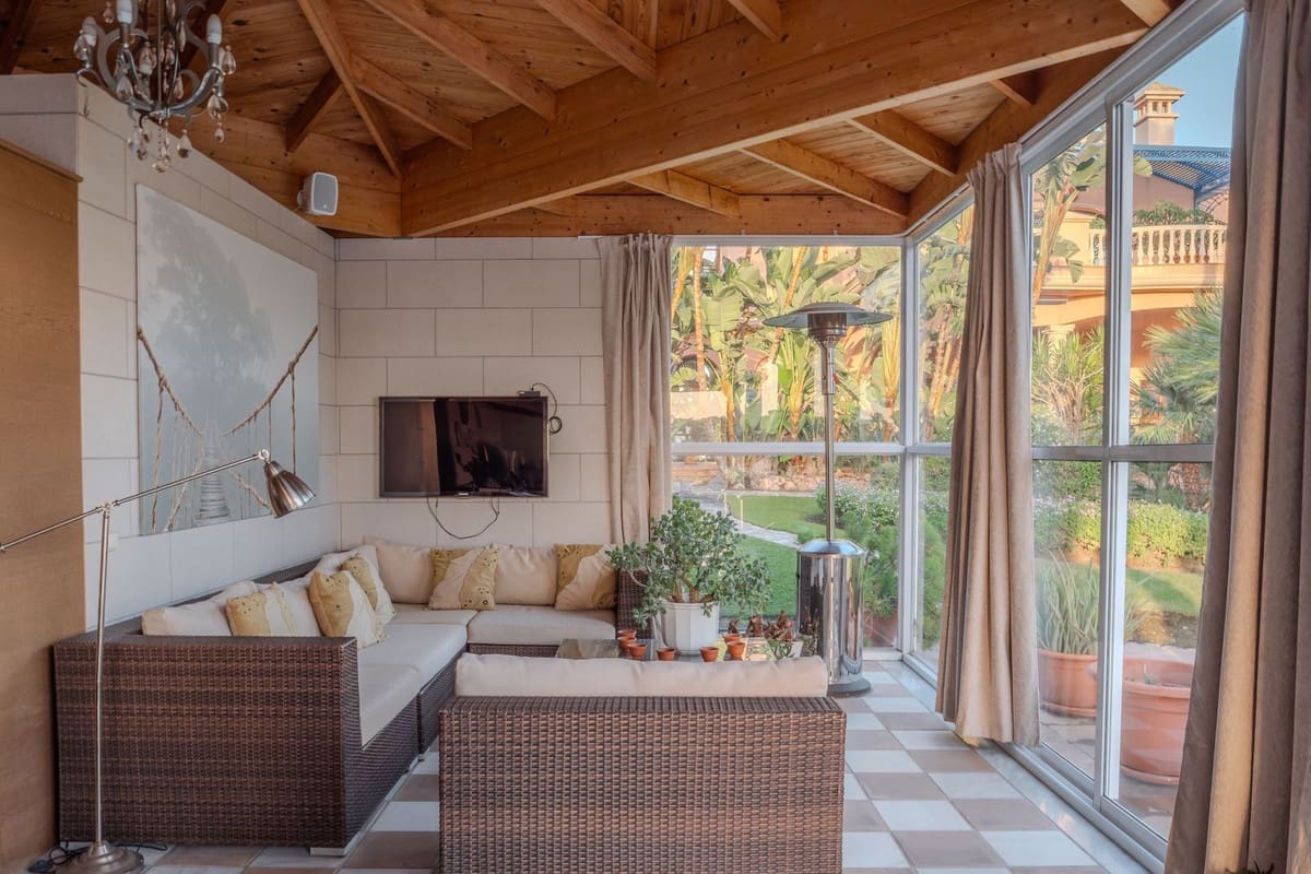 6 bedroom Villa for sale in Nueva Andalucia with pool garage - € 7,500,000 (Ref: 9707796)