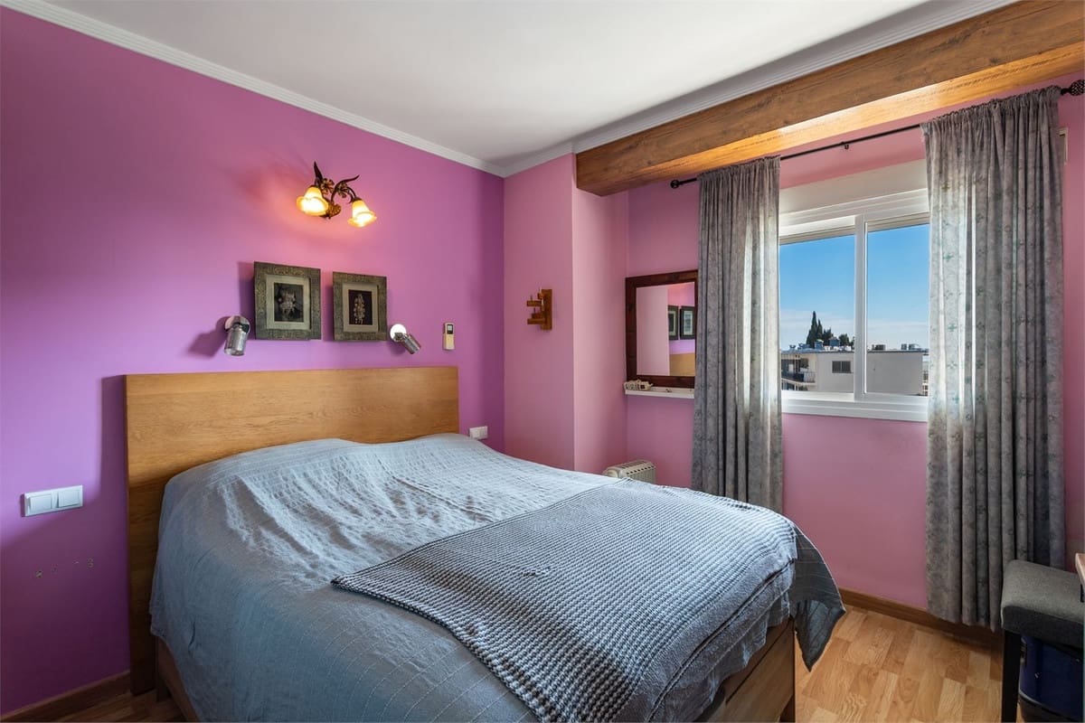 2 bedroom Apartment for sale in Benalmadena with pool - € 269,000 (Ref: 9708040)