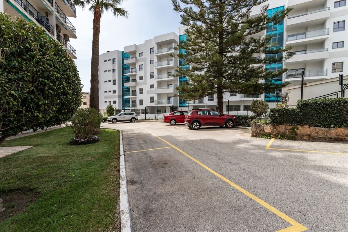 2 bedroom Apartment for sale in Benalmadena with pool - € 269,000 (Ref: 9708040)