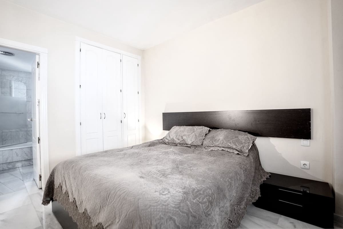 2 bedroom Apartment for sale in Nueva Andalucia with pool - € 470,000 (Ref: 9708043)