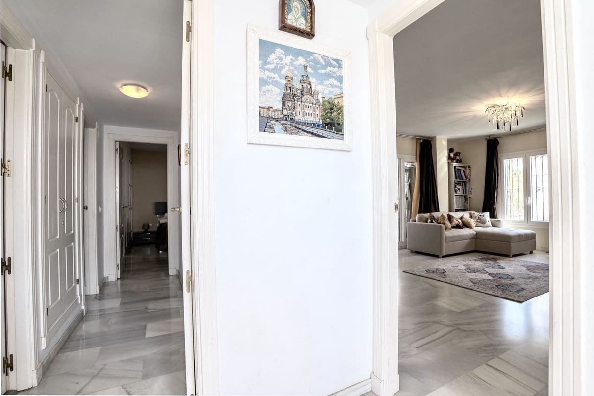 2 bedroom Apartment for sale in Nueva Andalucia with pool - € 470,000 (Ref: 9708043)