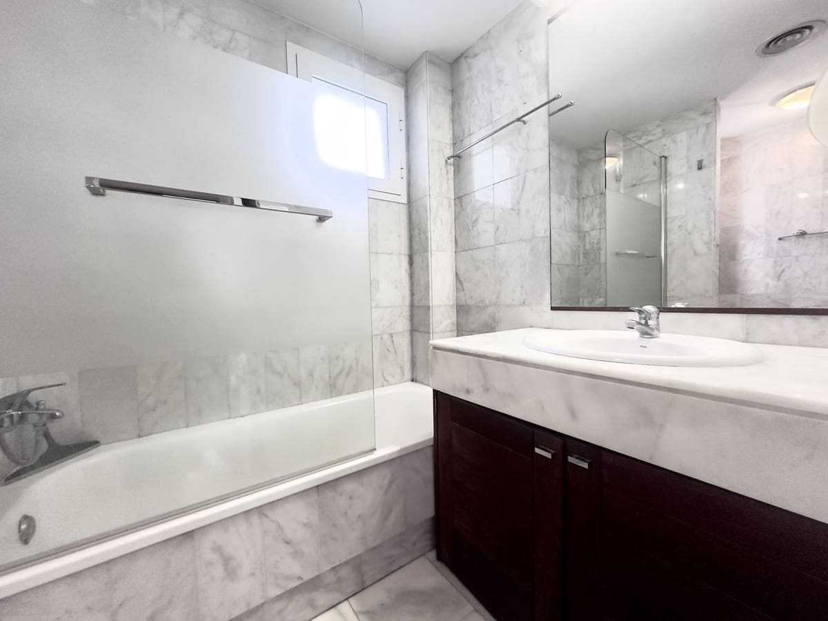 2 bedroom Apartment for sale in Nueva Andalucia with pool - € 470,000 (Ref: 9708043)