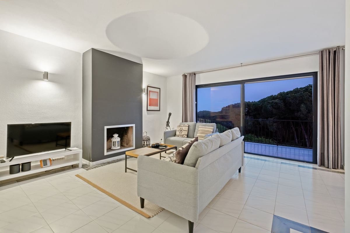 2 bedroom Townhouse for sale in Artola with pool - € 450,000 (Ref: 9708174)