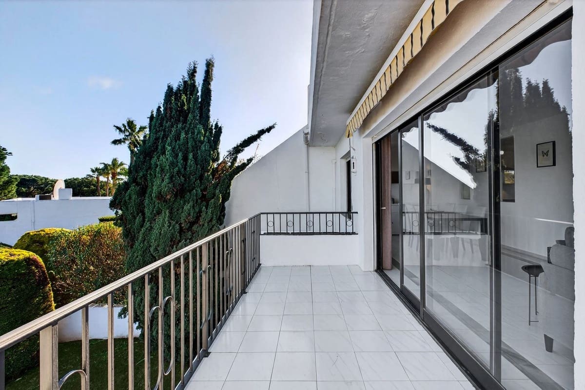 2 bedroom Townhouse for sale in Artola with pool - € 450,000 (Ref: 9708174)