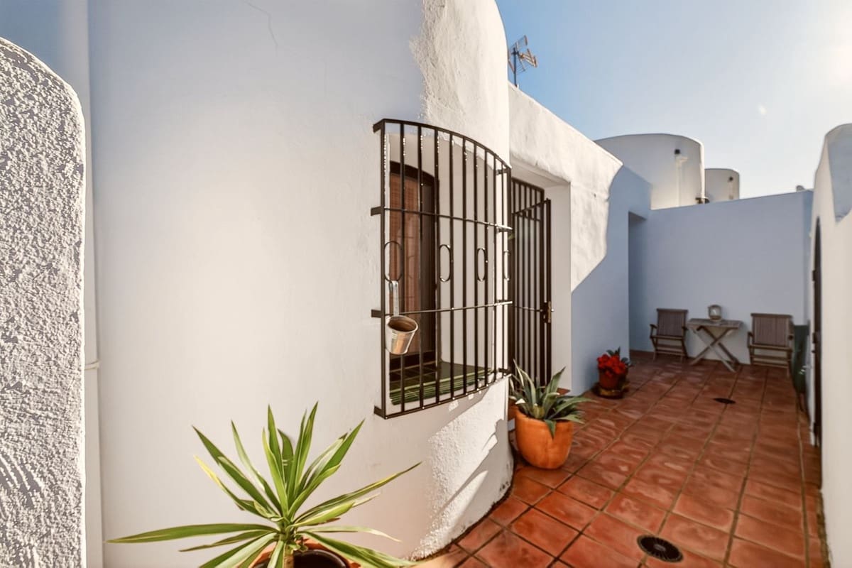 2 bedroom Townhouse for sale in Artola with pool - € 450,000 (Ref: 9708174)