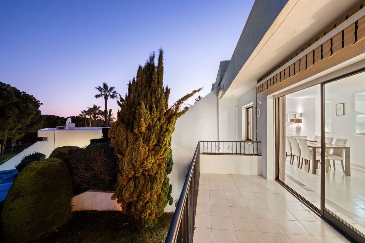 2 bedroom Townhouse for sale in Artola with pool - € 450,000 (Ref: 9708174)