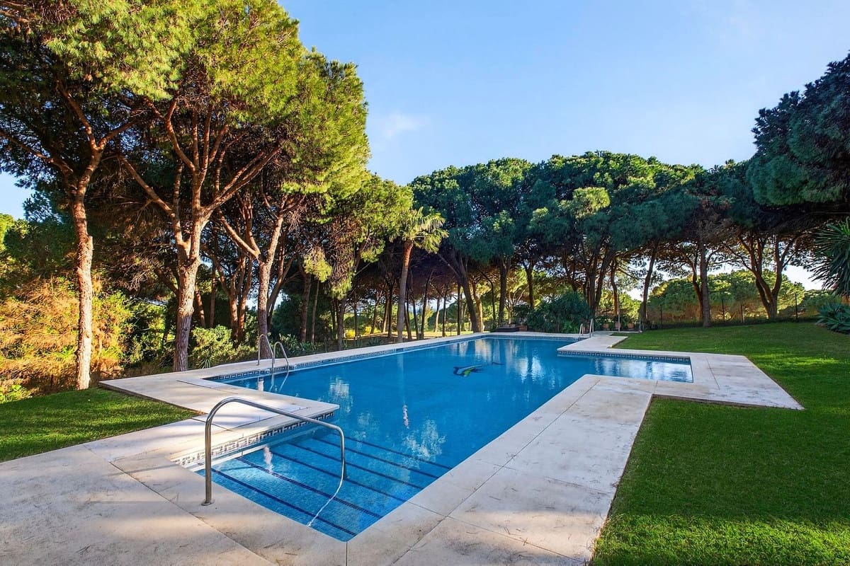 2 bedroom Townhouse for sale in Artola with pool - € 450,000 (Ref: 9708174)