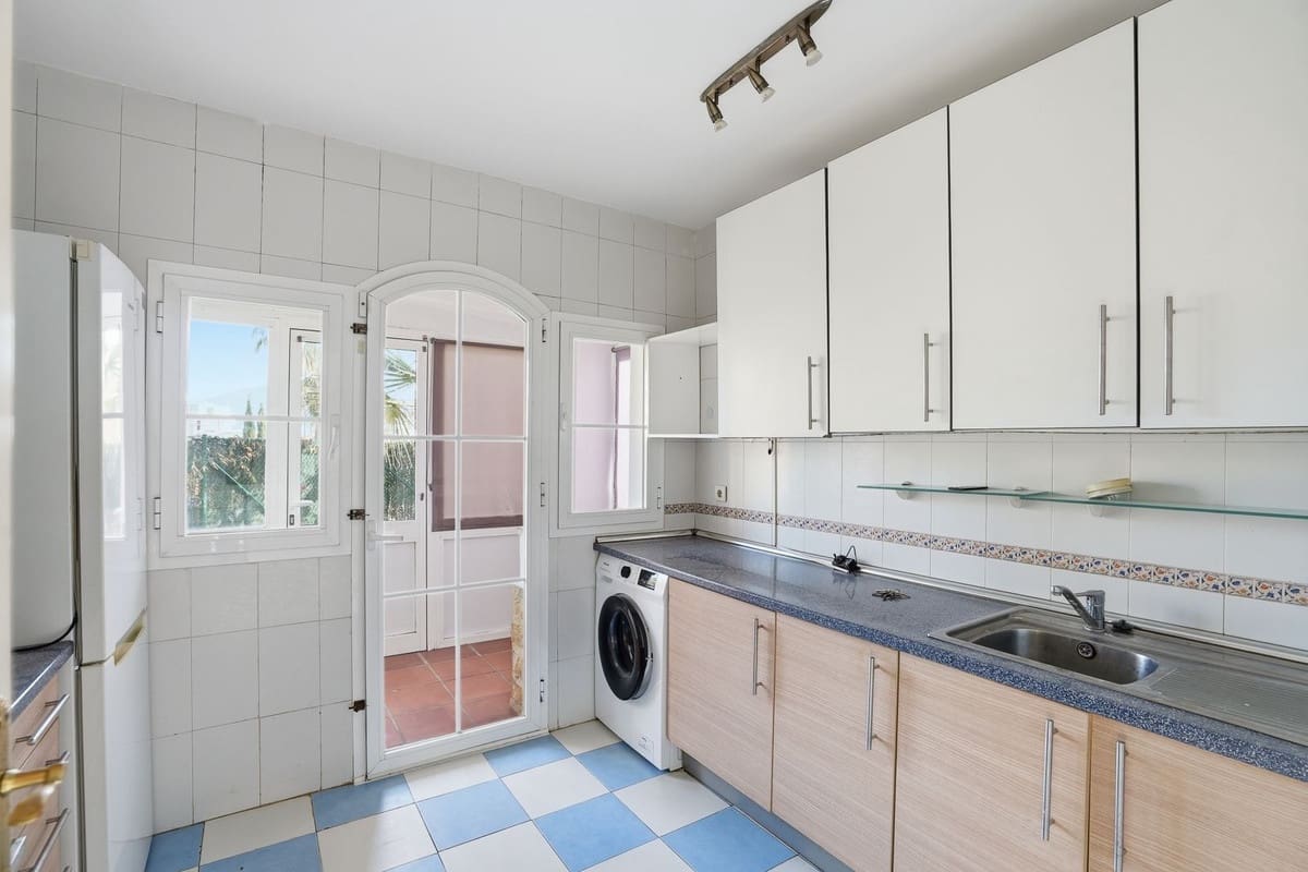 3 soveværelse Semi-Rækkehus til salg i Riviera del Sol med swimmingpool garage - € 399.950 (Ref: 9708214)