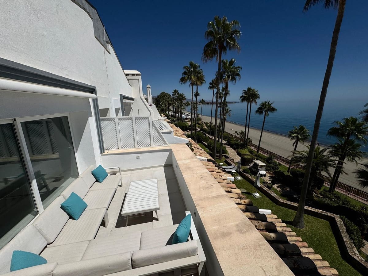 3 sovrum Takvåning till salu i Estepona med pool garage - 1 995 000 € (Ref: 9709020)