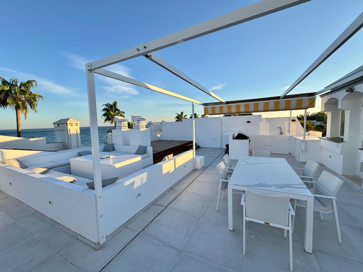 3 sovrum Takvåning till salu i Estepona med pool garage - 1 995 000 € (Ref: 9709020)