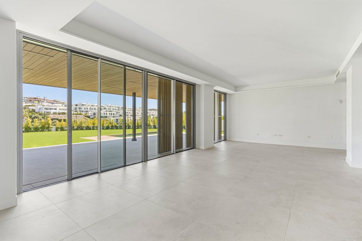 4 Zimmer Apartment zu verkaufen in Marbella mit Pool Garage - 1.700.000 € (Ref: 9709021)