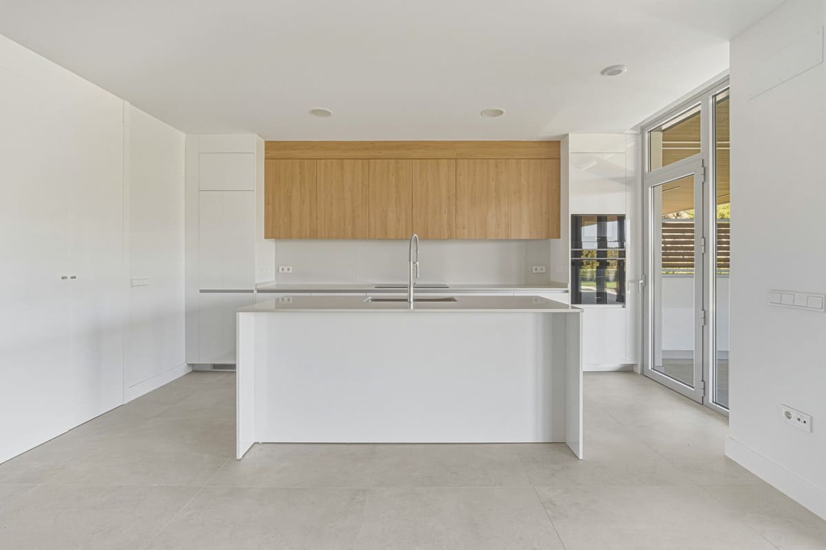 4 Zimmer Apartment zu verkaufen in Marbella mit Pool Garage - 1.700.000 € (Ref: 9709021)