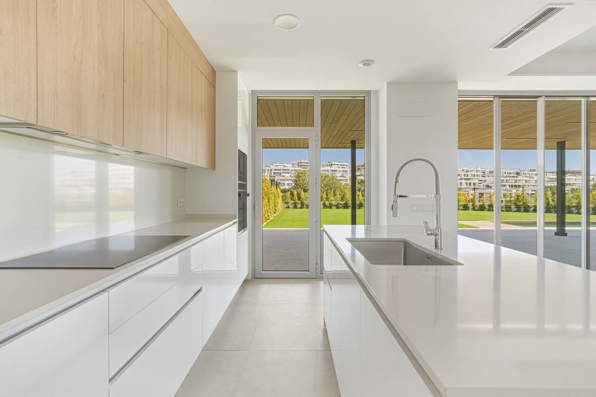 4 Zimmer Apartment zu verkaufen in Marbella mit Pool Garage - 1.700.000 € (Ref: 9709021)