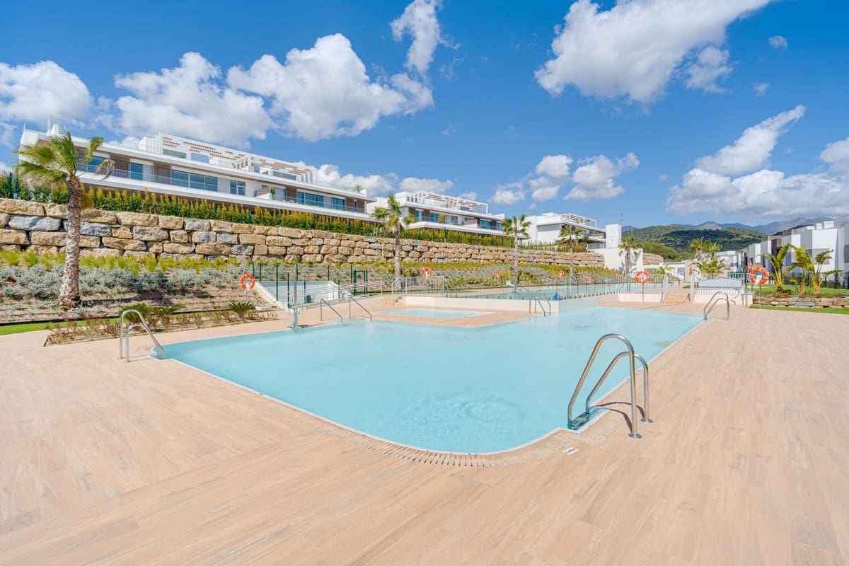 4 Zimmer Apartment zu verkaufen in Marbella mit Pool Garage - 1.700.000 € (Ref: 9709021)