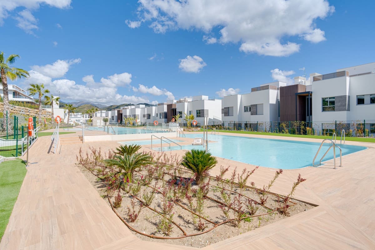 4 Zimmer Apartment zu verkaufen in Marbella mit Pool Garage - 1.700.000 € (Ref: 9709021)