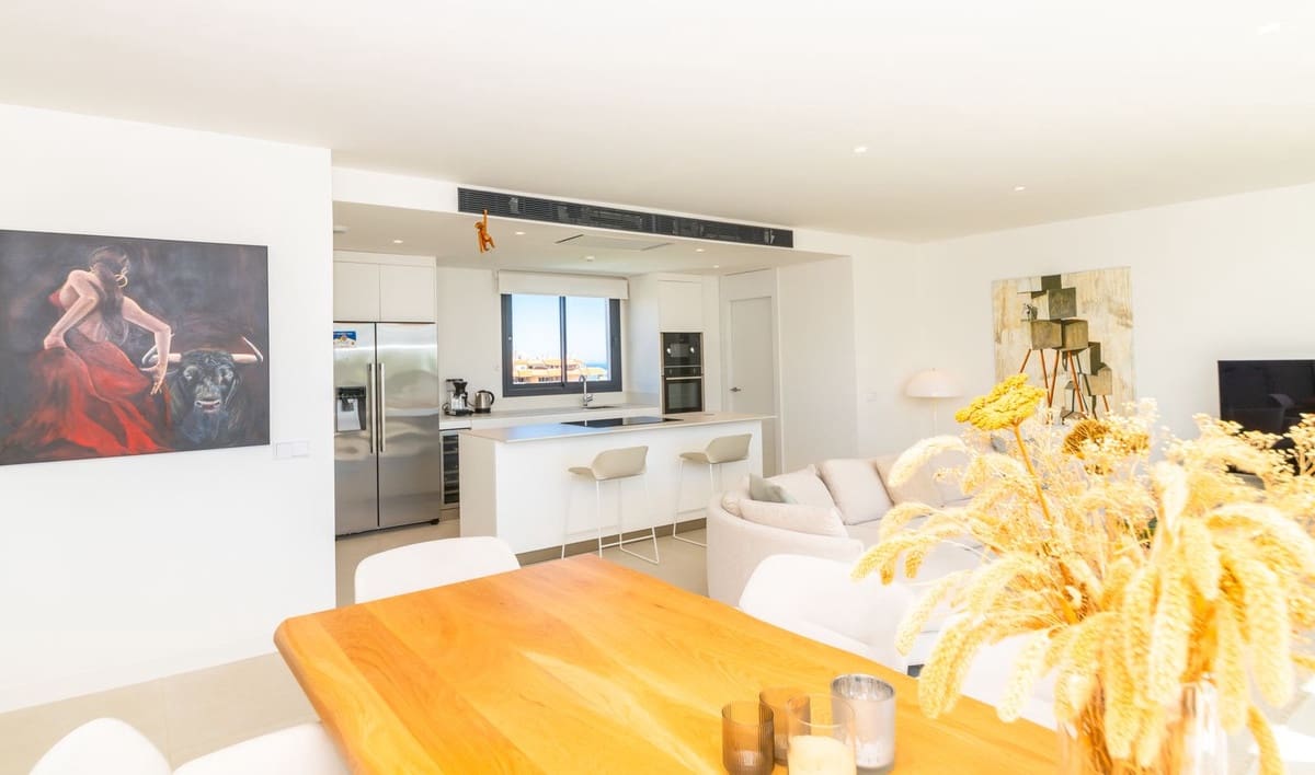 3 makuuhuone Kattohuoneisto myytävänä paikassa Fuengirola mukana uima-altaan 
autotalli - 925 000 € (Ref: 9709023)