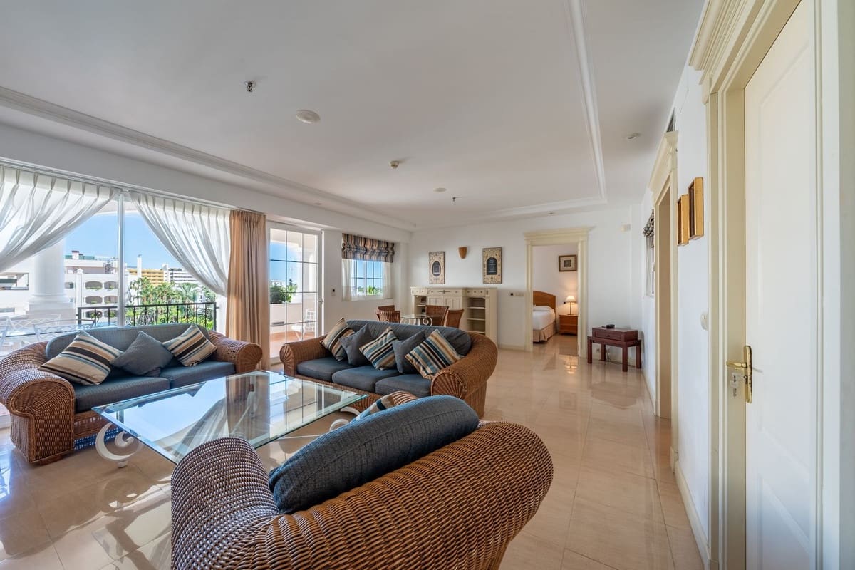 2 bedroom Apartment for sale in Marbella with pool garage - € 890,000 (Ref: 9709024)
