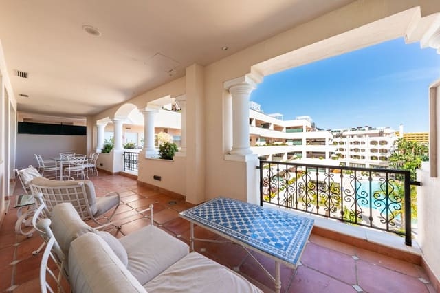 2 bedroom Apartment for sale in Marbella with pool garage - € 890,000 (Ref: 9709024)