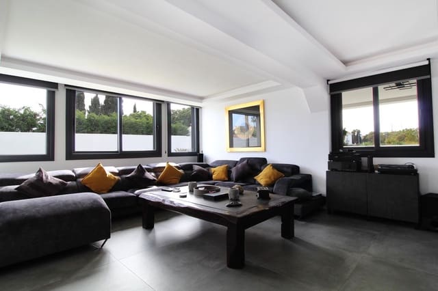 3 quarto Moradia para venda em San Pedro de Alcantara, Marbella com piscina garagem - 1 925 000 € (Ref: 9709025)