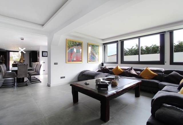 3 quarto Moradia para venda em San Pedro de Alcantara, Marbella com piscina garagem - 1 925 000 € (Ref: 9709025)