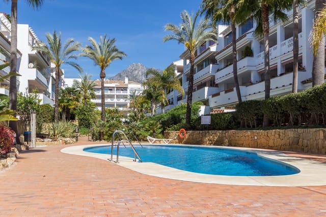 Apartamento de 3 habitaciones en Golden Mile, Marbella en venta con piscina garaje - 1.500.000 € (Ref: 9709027)